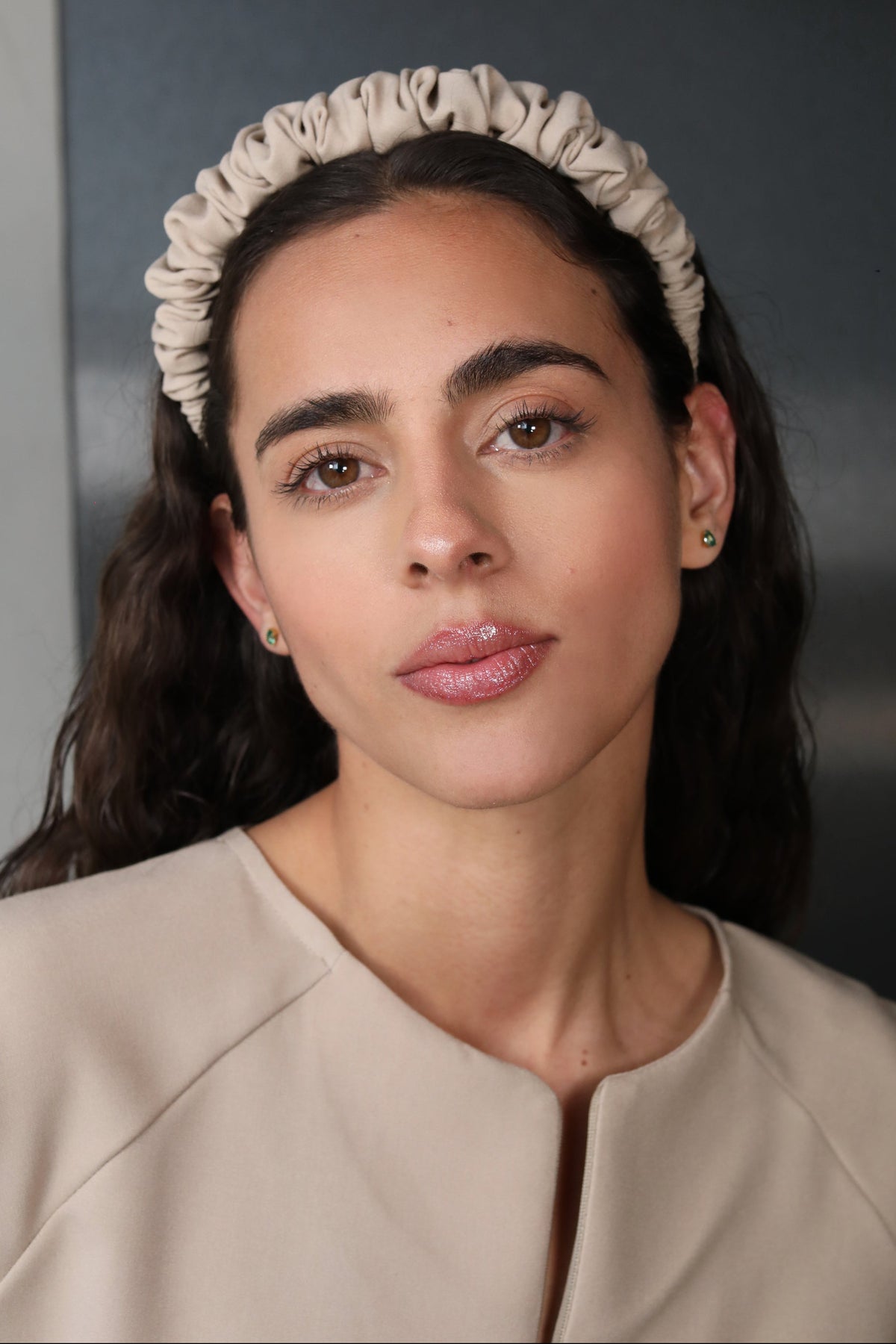 Model wearing Ruched Headband in Natural – Work & Chill